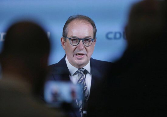 Dobrindt sieht Situation in Österreich als "Warnsignal"