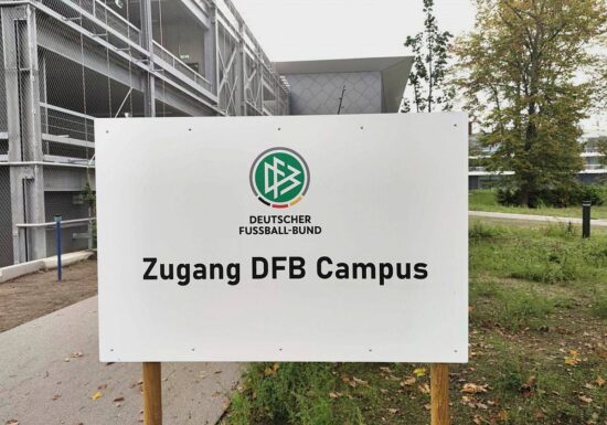 DFB befürchtet Wettbewerbsnachteile durch Polizeikosten-Urteil