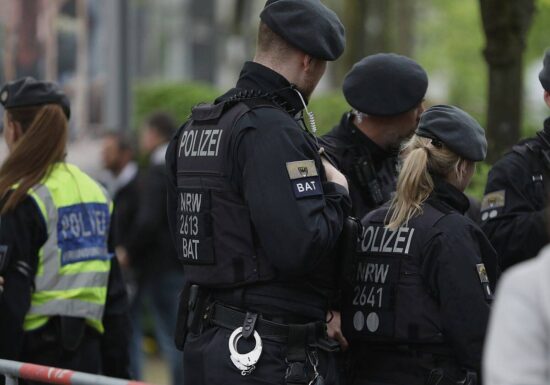 Zuletzt fast 200 Reichsbürger mit Haftbefehl gesucht