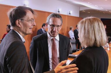 Bundeskabinett will Bundeswehr Abschuss von Drohnen ermöglichen