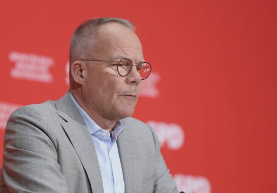 Vor Asyl-Abstimmung: SPD wirbt für "Mitte statt Merz"
