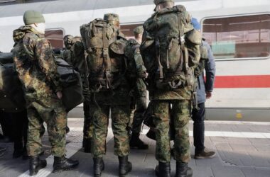 Bundeswehr erhält Heimatschutzdivision - Union fürchtet Überdehnung