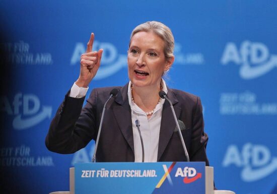 Weidel verteidigt Steuersenkungen für Top-Verdiener