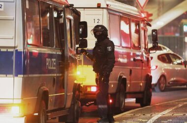 Berliner Polizei meldet fast 400 Festnahmen in Silvesternacht