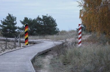 Migrationsforscher Knaus hält Merz-Plan für "nicht umsetzbar"