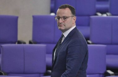 Spahn will Priorität für Abschiebungen straffälliger Migranten