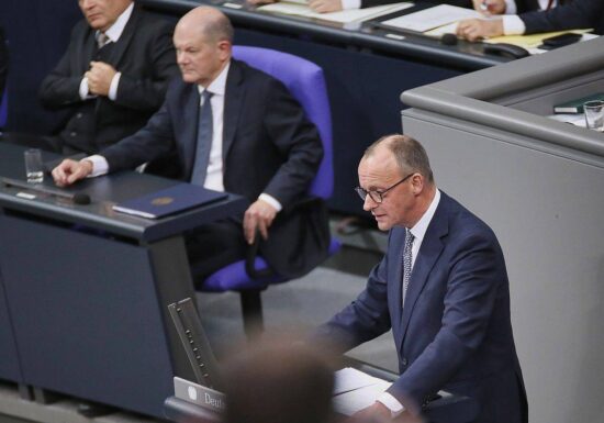 Rhetoriktrainer sieht bei Kommunikation Merz vor Scholz