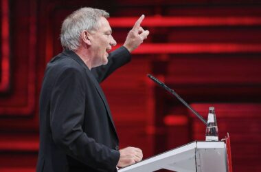 Van Aken fordert Mindestlohn-Erhöhung auf 15,12 Euro