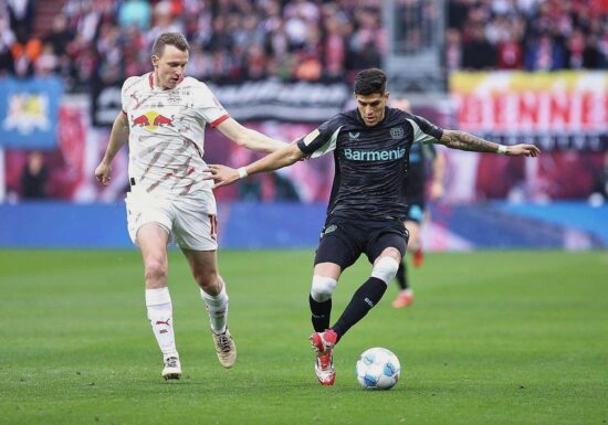 1. Bundesliga: Eigentor-Pech kostet Leverkusen Punkte in Leipzig