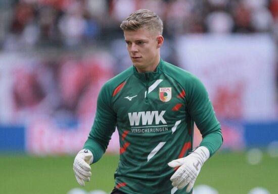 1. Bundesliga: Stuttgart sichert knapp drei Punkte in Augsburg