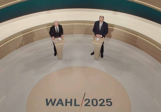 Scholz und Merz liefern sich hitziges TV-Duell