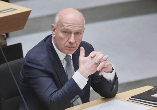 Berlins Regierender beharrt auf Abstimmung zum Tempelhofer Feld