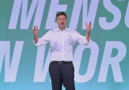 Habeck will sich nicht zu Friedenstruppen für Ukraine positionieren