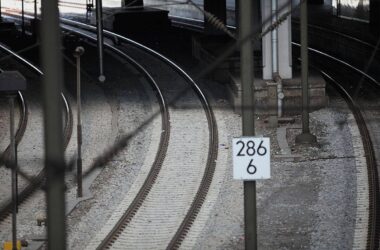 Zahl der Unfälle an Bahnübergängen blieb 2024 konstant hoch