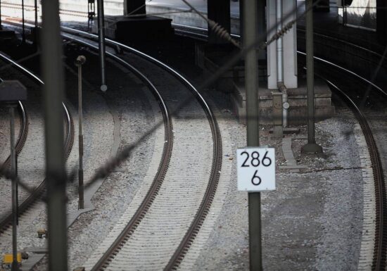Zahl der Unfälle an Bahnübergängen blieb 2024 konstant hoch