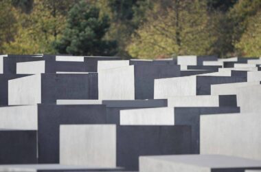 Angriff an Holocaust-Mahnmal: Ermittler gehen von Antisemitismus aus