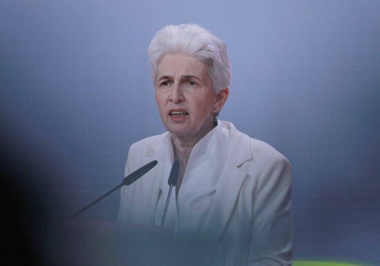 Strack-Zimmermann erneuert Kritik an Merz