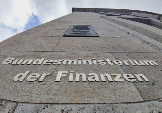 Studie: Steuerpläne der Parteien reißen große Haushaltslöcher