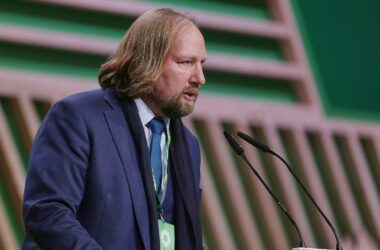 Hofreiter warnt vor Ukraine-Kapitulation
