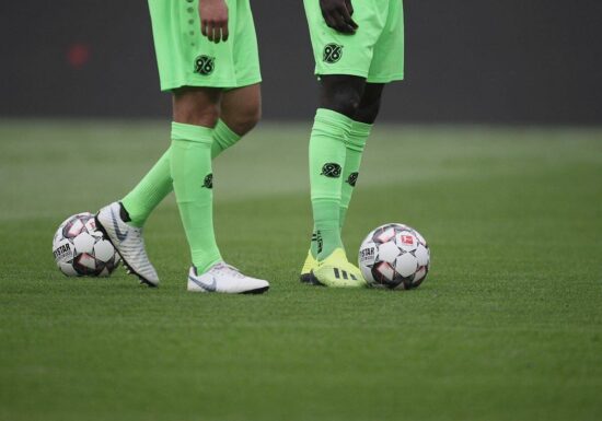 2. Bundesliga: Kaiserslautern und Hannover torlos