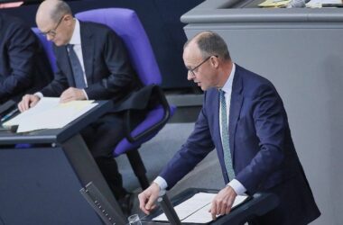 Merz nennt letzte drei Jahre "Zeiten ohne Wende"
