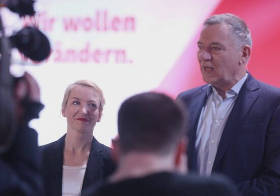 Linken-Chefs bezeichnen Merz als "Trump-light"