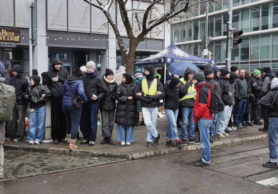 Spontandemo am Münchner Anschlagsort verhindert AfD-Gedenken