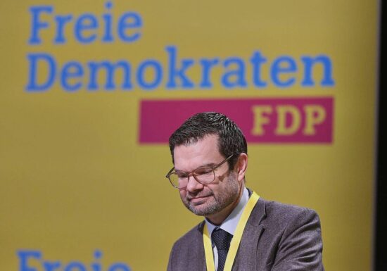 Buschmann bekräftigt Ablehnung von Koalition mit den Grünen