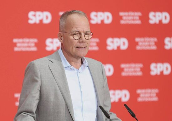 SPD-Generalsekretär Miersch lobt Merkel