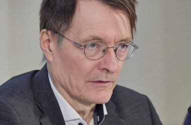 Lauterbach benennt BZgA um - Kritik aus Bayern