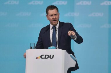 Kretschmer fordert wichtige Kabinettsposten für Ost-Politiker