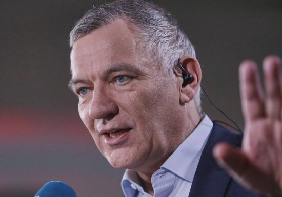 Van Aken dämpft Erwartungen an TV-Duell von Scholz und Merz