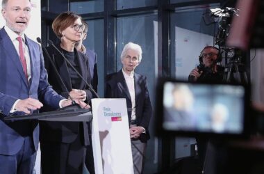 Strack-Zimmermann bringt sich für FDP-Parteivorsitz ins Spiel