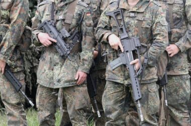 Streit in AfD wegen Bundeswehr-Werbeverbot