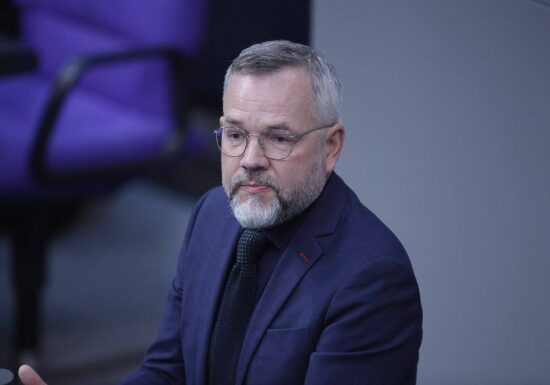 Roth fordert sofortiges EU-Militärpaket für Ukraine