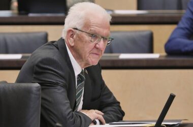 Kretschmann will Linkspartei angreifen