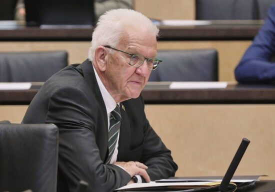 Kretschmann will Linkspartei angreifen