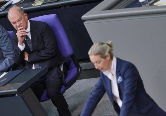 Scholz attackiert Weidel vor TV-Quadrell