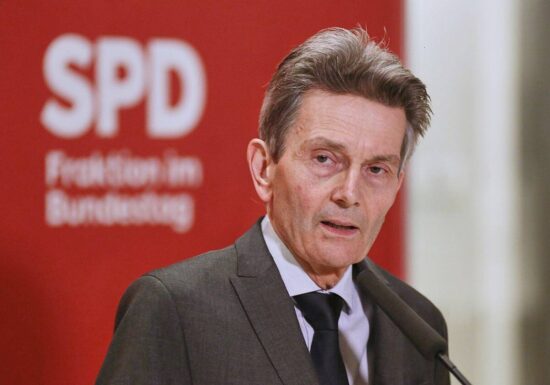 Mützenich bietet "Pakt für Konsequenz und Vernunft" an