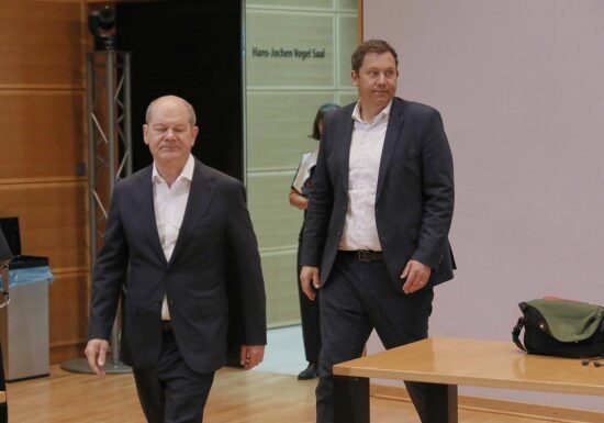 Klingbeil dementiert Berichte über Intervention bei K-Frage