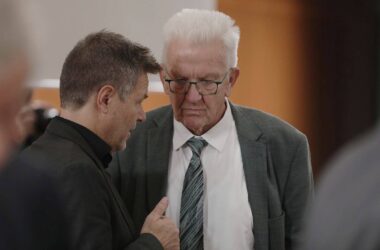 Kretschmann stellt sich in Grünen-Migrationsstreit hinter Habeck