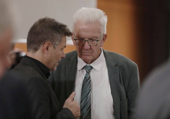 Kretschmann stellt sich in Grünen-Migrationsstreit hinter Habeck