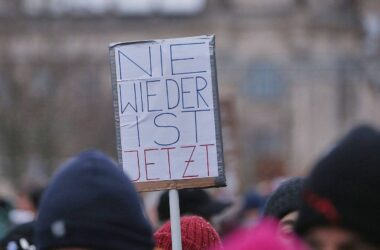 Zehntausende bei Großdemo gegen CDU in Berlin