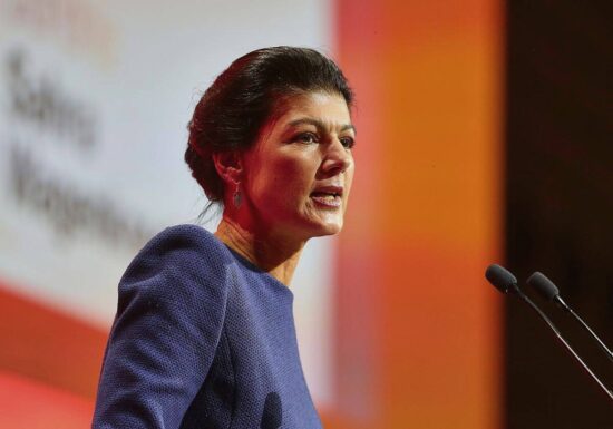Wagenknecht gegen Lockerung der EU-Schuldenregeln für Verteidigung
