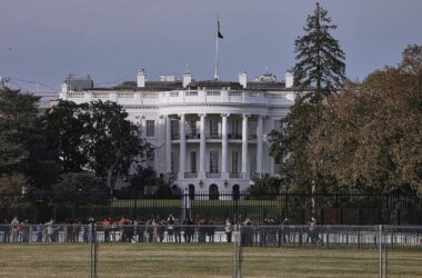 Trump erwartet bessere Beziehungen mit Kiew durch Rohstoffabkommen