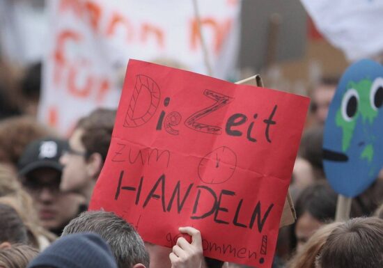 Tausende protestieren auf Klimademos für "Recht auf Zukunft"