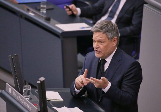 Habeck verspricht Klimageld bis spätestens 2027