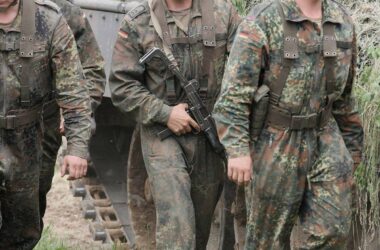 Bundesregierung lehnt Truppenentsendung in Ukraine ohne USA ab