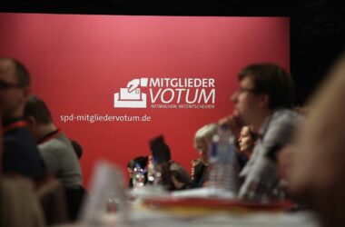 Mehrere SPD-Politiker wollen Mitgliedervotum über Koalitionsvertrag