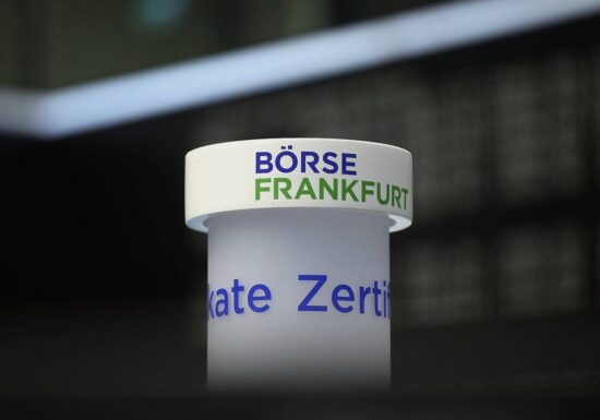Zollängste reißen Dax zum Wochenstart deutlich ins Minus